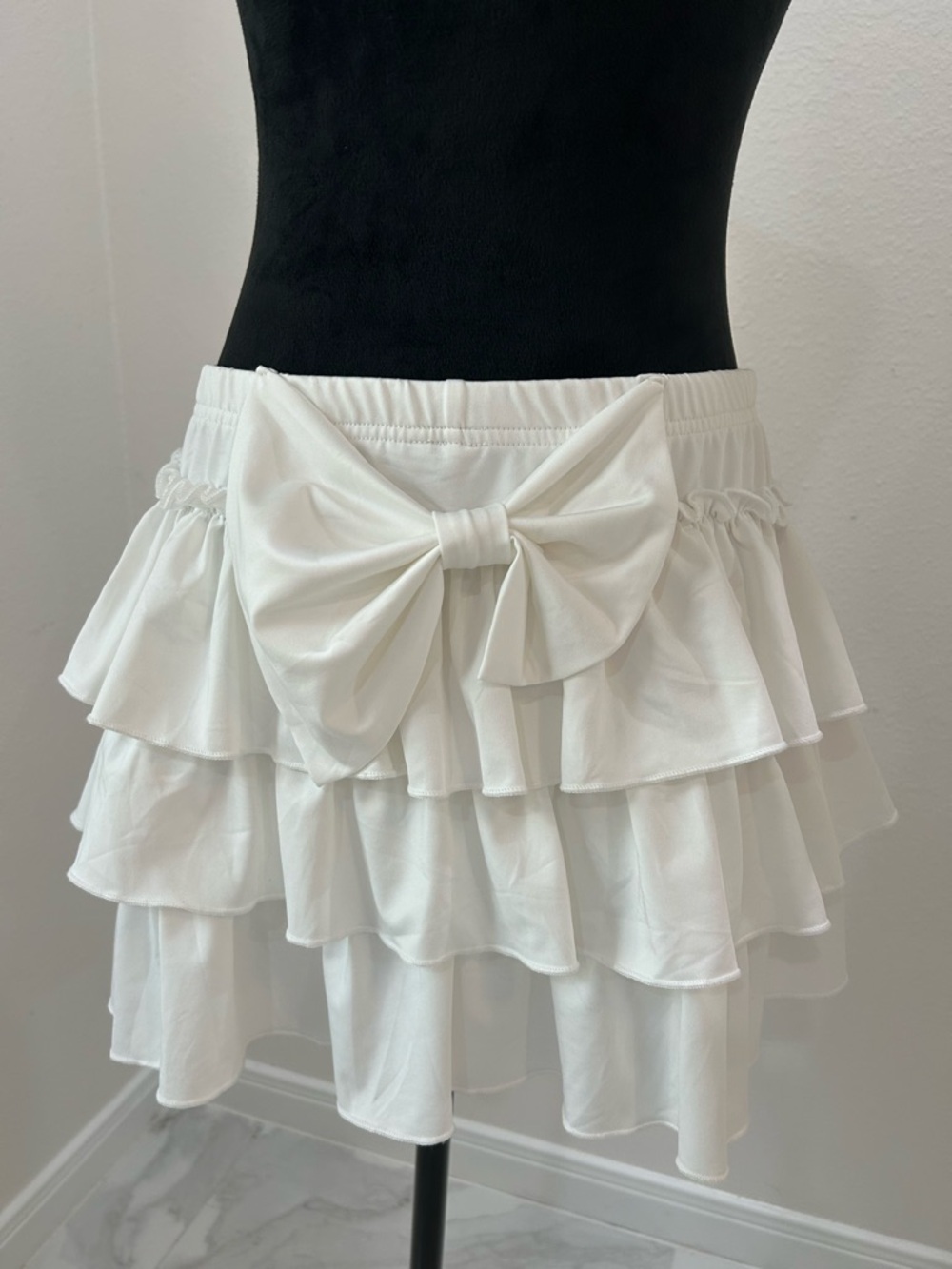 Tiered Ruffle Mini White Skirt with Bow and Inner Shorts, Size XL